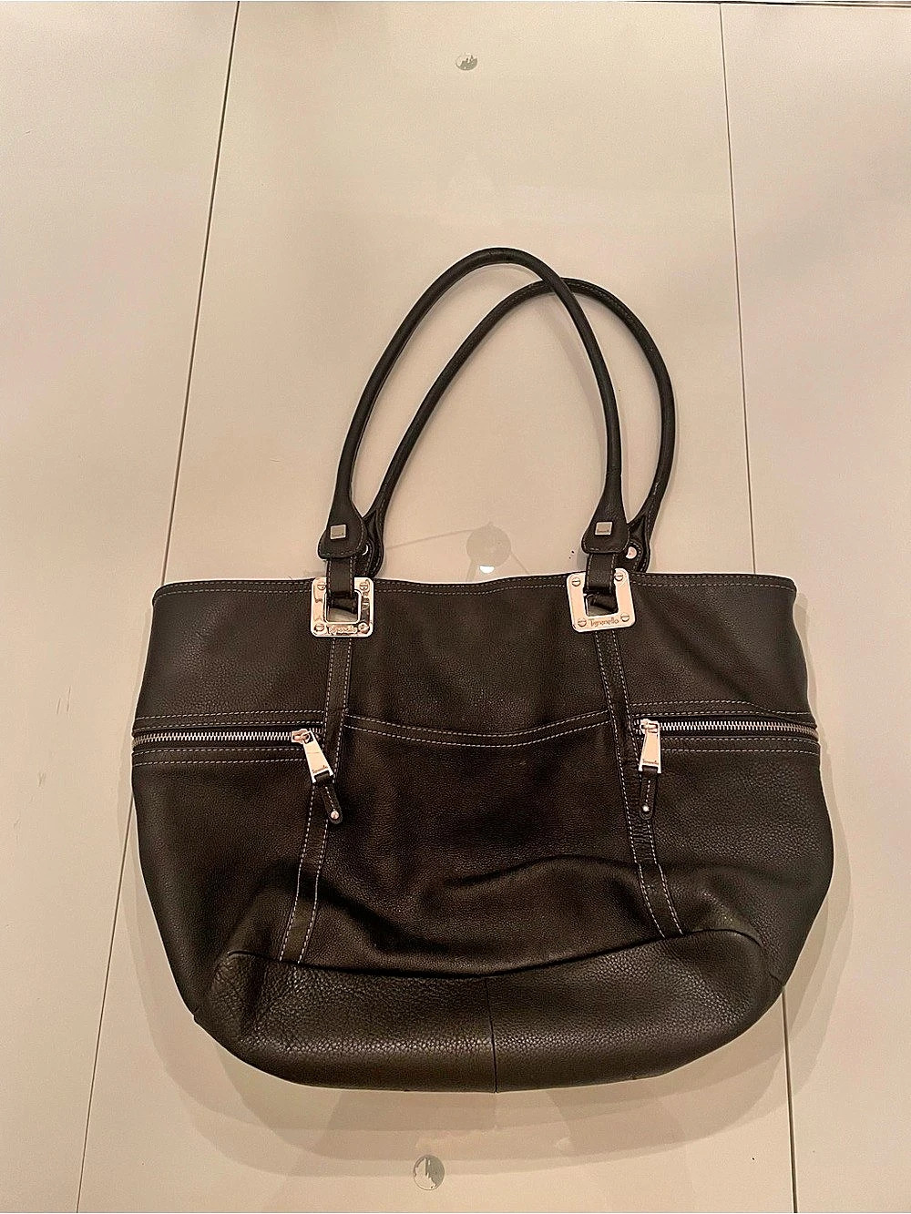 Tignanello Leather Tote in Black